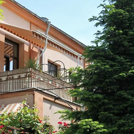 Penzion Orange House In The Old Town 3*